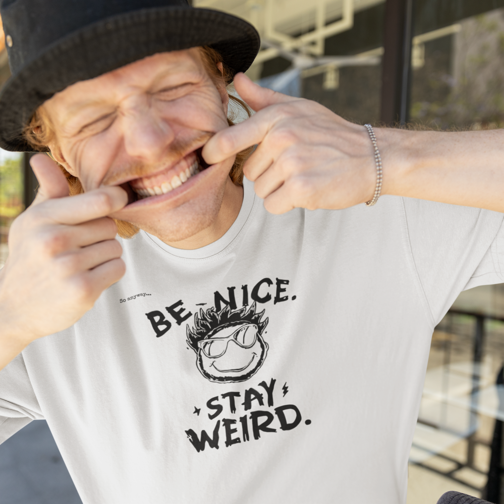 BE NICE STAY WEIRD Shirt – Funny Smiley Face Graphic Tee for Kind Weirdos and Creative People